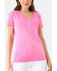 T-SHIRT CON SCOLLO A V A MANICA CORTA