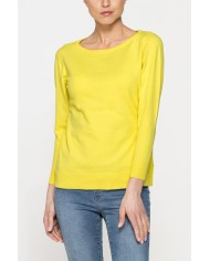 MAGLIA SVASATA CON SCOLLO A BARCHETTA E MANICA TRE QUARTI