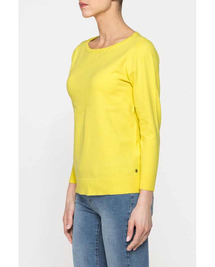 MAGLIA SVASATA CON SCOLLO A BARCHETTA E MANICA TRE QUARTI