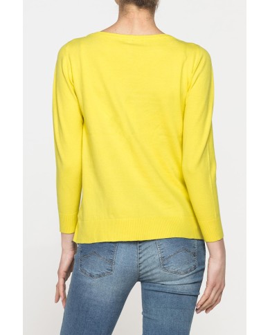 MAGLIA SVASATA CON SCOLLO A BARCHETTA E MANICA TRE QUARTI