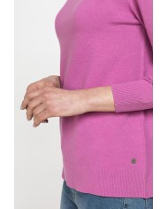 MAGLIA SVASATA CON SCOLLO A BARCHETTA E MANICA TRE QUARTI