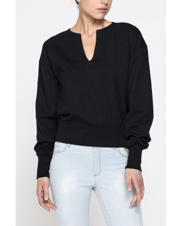 FELPA CON SCOLLO A V