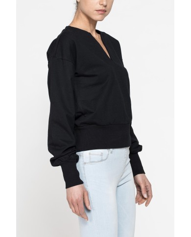 FELPA CON SCOLLO A V