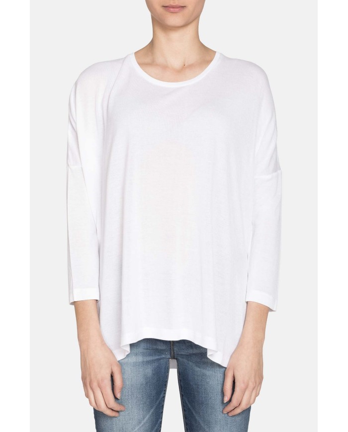 MAXI T-SHIRT COLLO STONDATO IN VISCOSA. Vestibilità regolare.