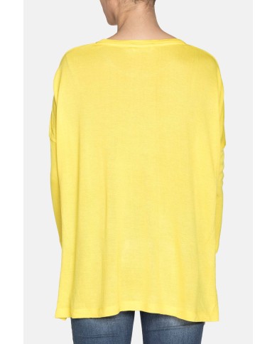 MAXI T-SHIRT COLLO STONDATO IN VISCOSA. Vestibilità regolare.