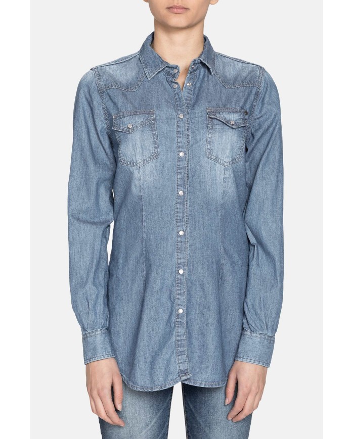 CAMICIA IN JEANS ADERENTE STILE WESTERN