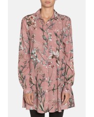 CAMICIA LUNGA IN VISCOSA. Vestibilità regolare.