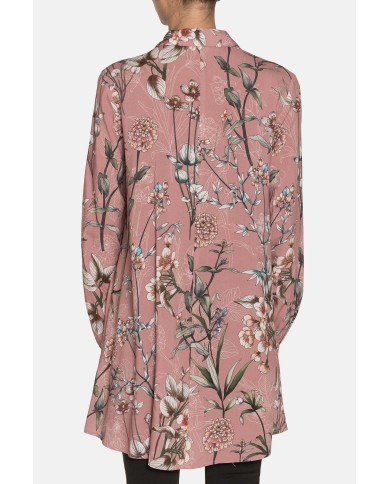 CAMICIA LUNGA IN VISCOSA. Vestibilità regolare.