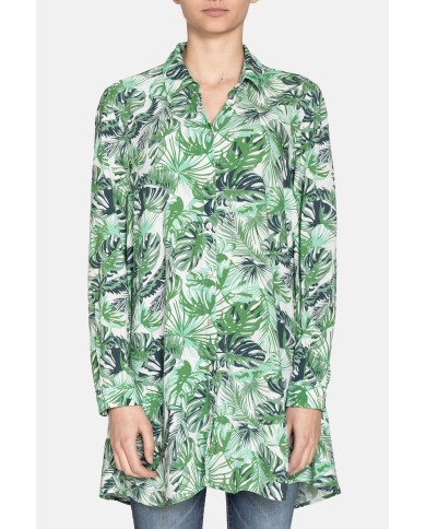 CAMICIA LUNGA IN VISCOSA. Vestibilità regolare.