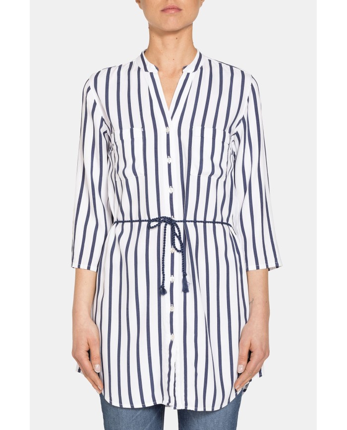 CAMICIA OVERSIZE MANICA SCESA TESSUTO A RIGHE 100% VISCOSA.