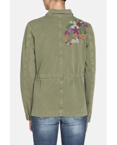 GIACCA IN GABARDINA STRETCH. Vestibilità regolare.