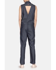 TUTA IN DENIM CON COLLO CAMICIA. Vestibilità regolare.