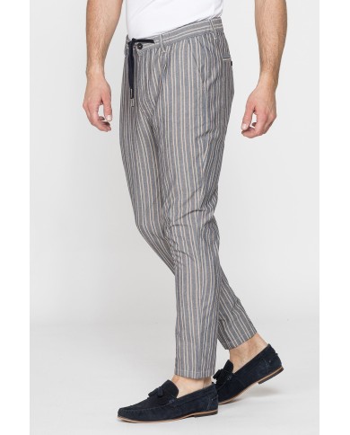 PANTALONE CHINOS CON LACCIO IN VITA MOD. 639. Vita regolare, gamba regolare
