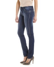 JEANS STRETCH LEGGERO. Vita e gamba regolare.