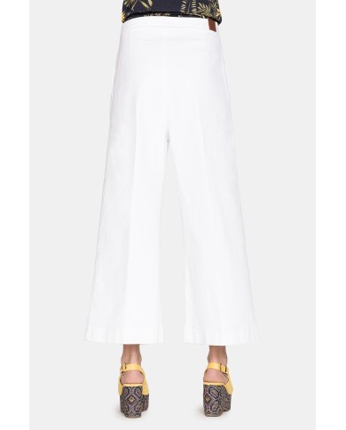 PANTALONE A PALAZZO. Vita alta e gamba regolare.