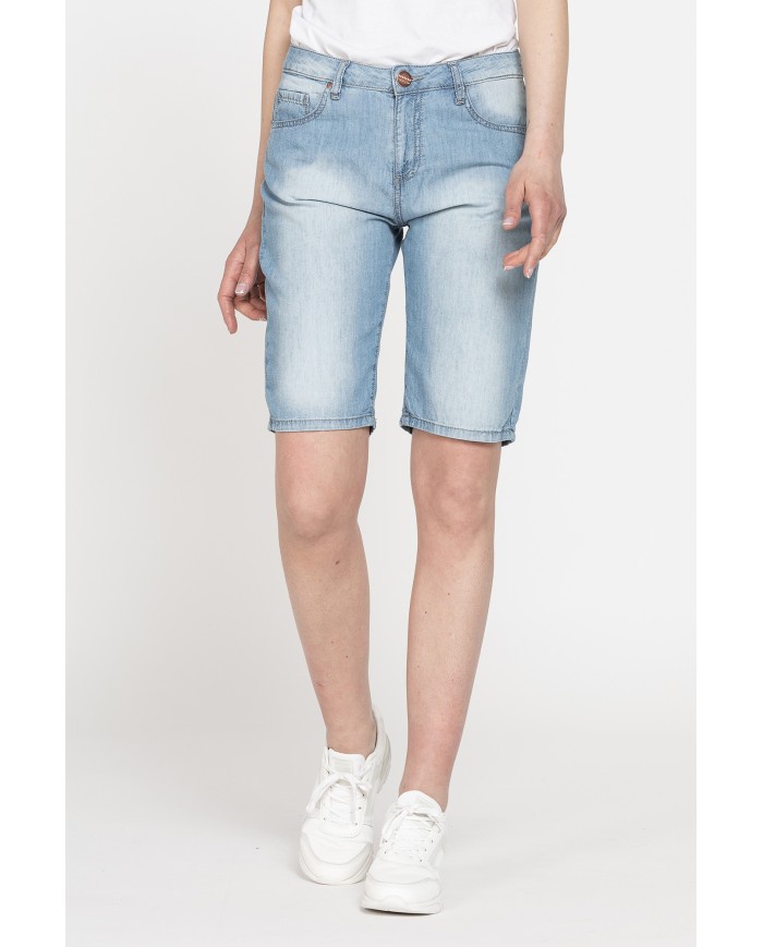 DENIM LEGGERO 100% COTONE. Vita regolare.