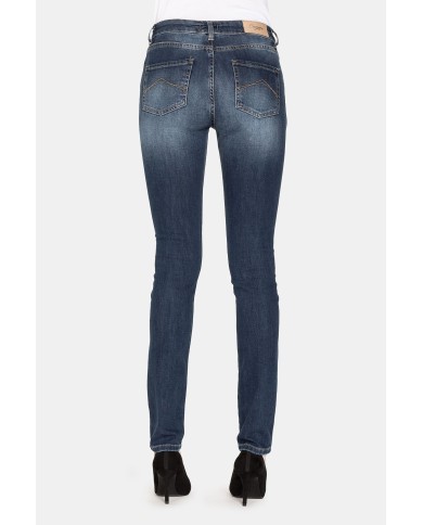JEANS IN TESSUTO STRETCH MOD 762 . Vita regolare e gamba stretta.