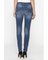 JEANS IN TESSUTO STRETCH MOD 762 . Vita regolare e gamba stretta.