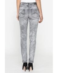 JEANS IN TESSUTO STRETCH MOD 762 . Vita regolare e gamba stretta.