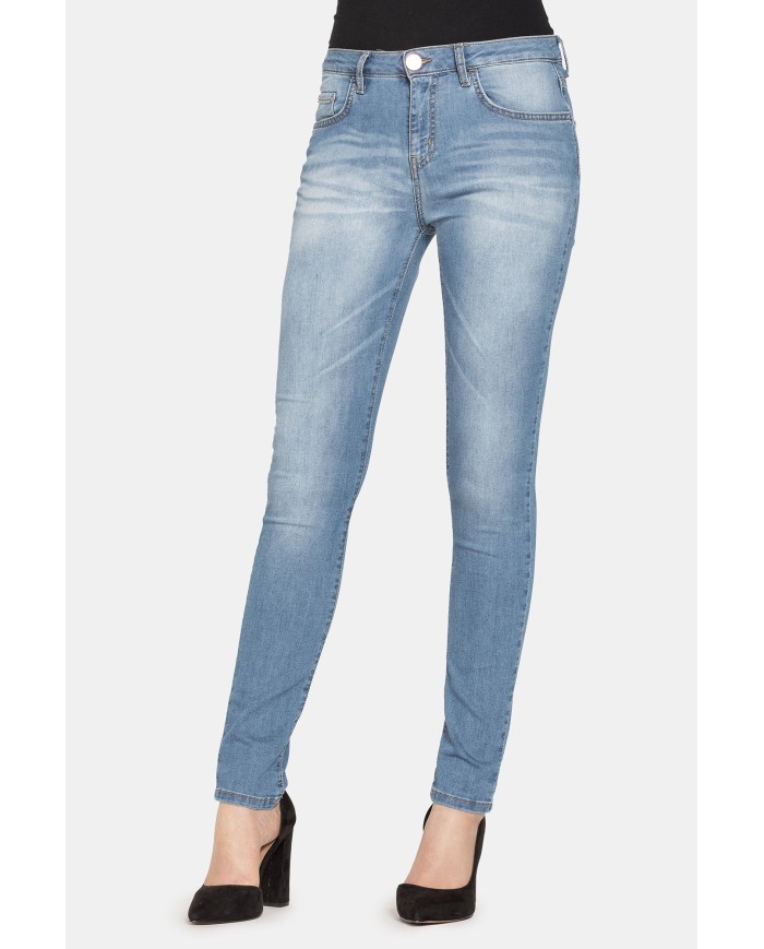 JEANS IN TESSUTO LEGGERO STRETCH 7oz MODELLO T762. Vita alta e gamba stretta.