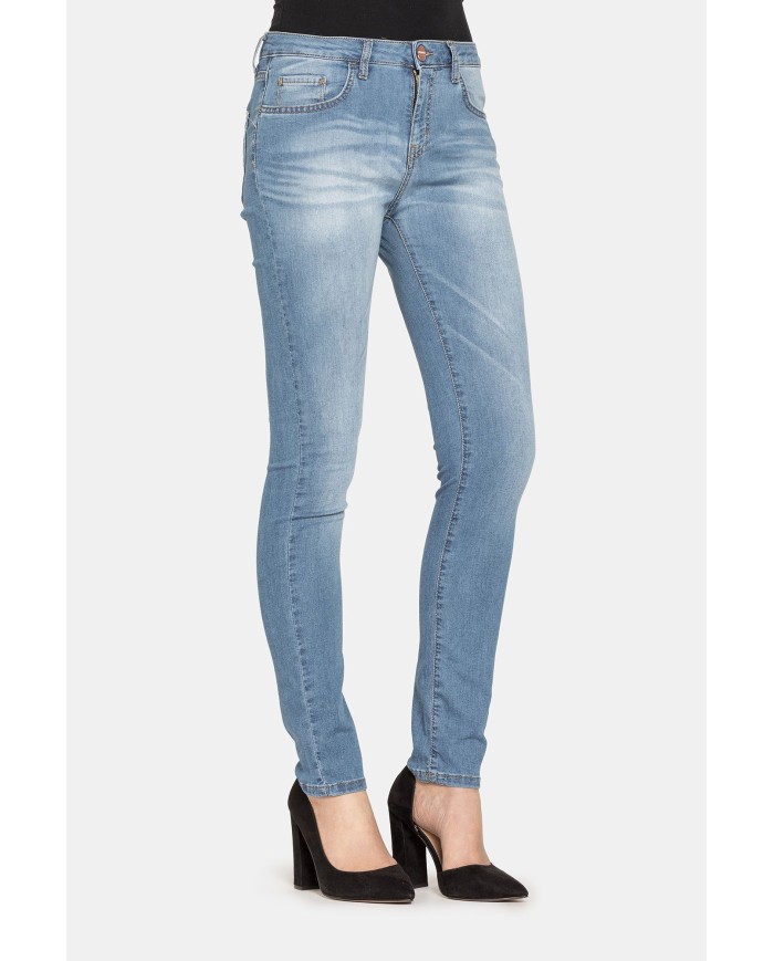 JEANS IN TESSUTO LEGGERO STRETCH 7oz MODELLO T762. Vita alta e gamba stretta.