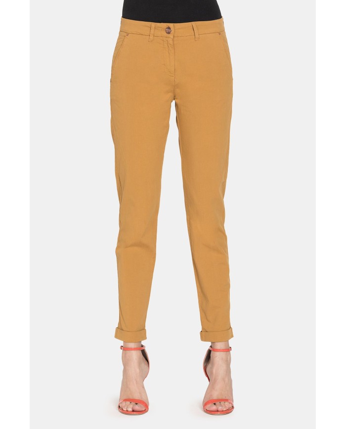 PANTALONE CHINOS IN POPELINE STRETCH.Vita regolare