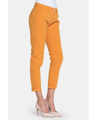 PANTALONE CHINOS IN POPELINE STRETCH.Vita regolare