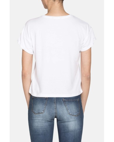 T-SHIRT GIROCOLLO IN JERSEY VISCOSA. Vestibilità regolare.