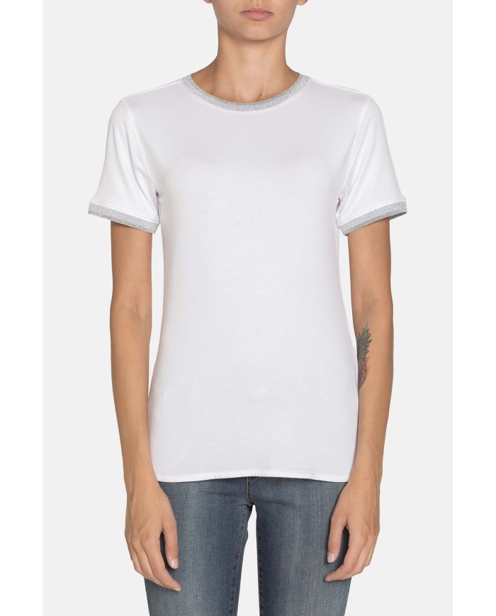 T SHIRT GIROCOLLO IN JERSEY VISCOSA. Vestibilità slim.