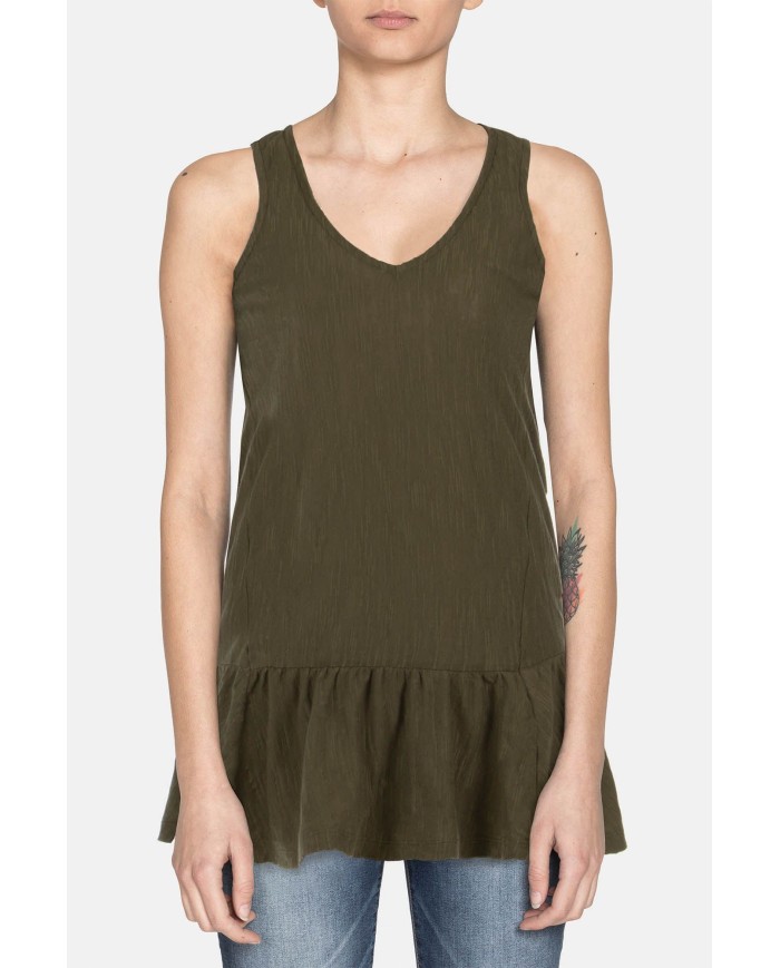 CANOTTA SCOLLO V IN JERSEY 100% COTONE. Vestibilità slim.