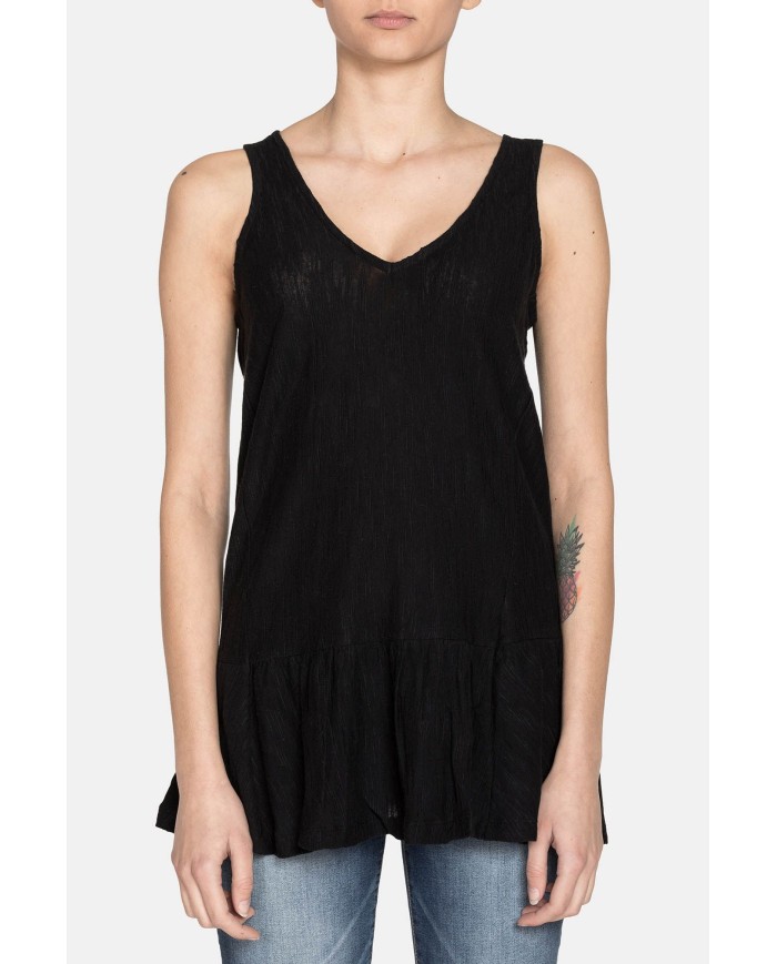 CANOTTA SCOLLO V IN JERSEY 100% COTONE. Vestibilità slim.