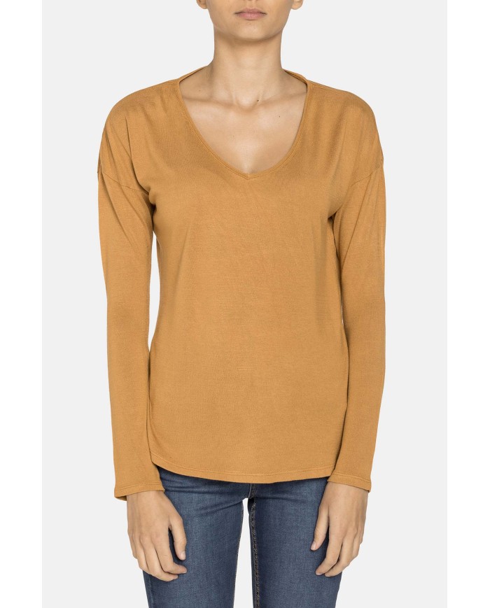 T-SHIRT SCOLLO V IN 100% VISCOSA