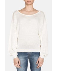 MAGLIA SCOLLO STONDATO. Vestibilità regolare.