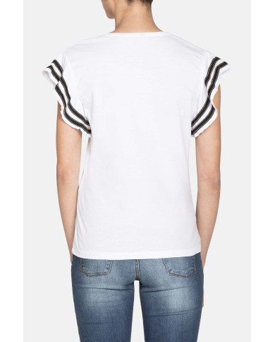 T-SHIRT SCOLLO V IN JERSEY 100% COTONE. Vestibilità slim.